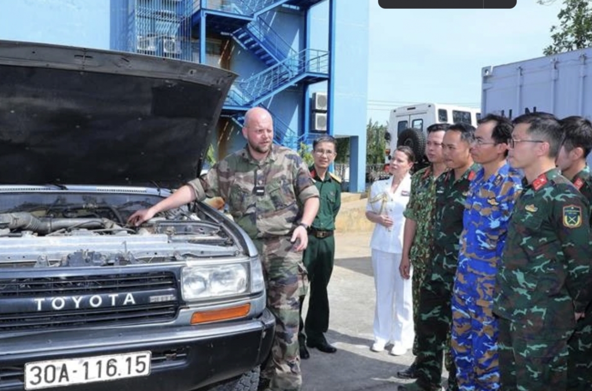 Vietnam, France diversify peacekeeping cooperation activities